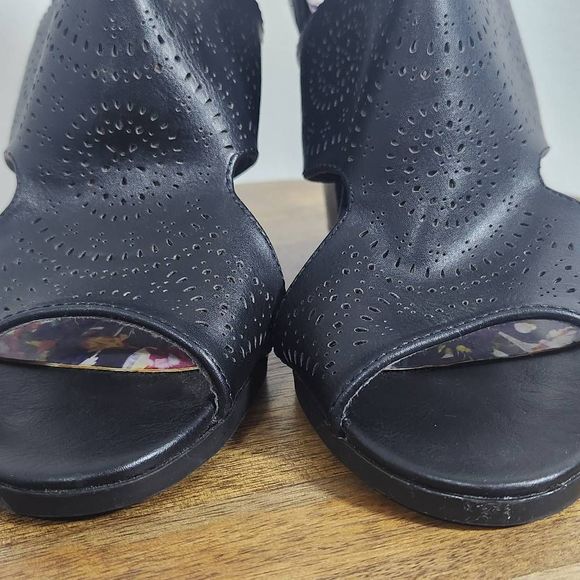 Christian LaCroix Black Block Heel Bootie Perforated Accent Size 8 Women's Heels - Picture 2 of 12